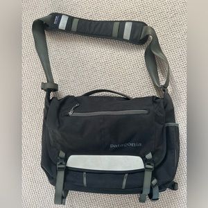 Very good condition black critical mass Patagonia messenger bag